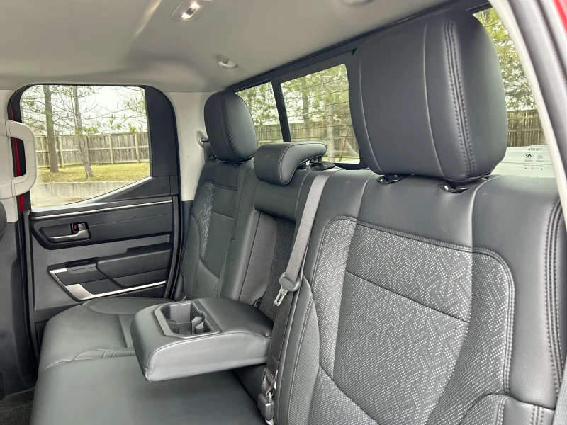 Toyota Tundra LIMITED* HEATED&COOLED* SEATS* DISTR* LEATHER, снимка 16 - Автомобили и джипове - 53377743