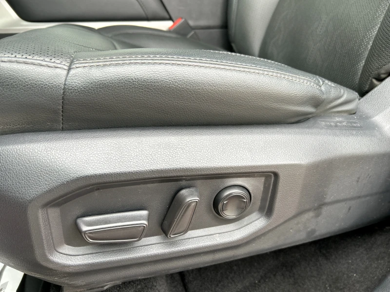 Toyota Tundra LIMITED* HEATED&COOLED* SEATS* DISTR* LEATHER, снимка 14 - Автомобили и джипове - 53377743