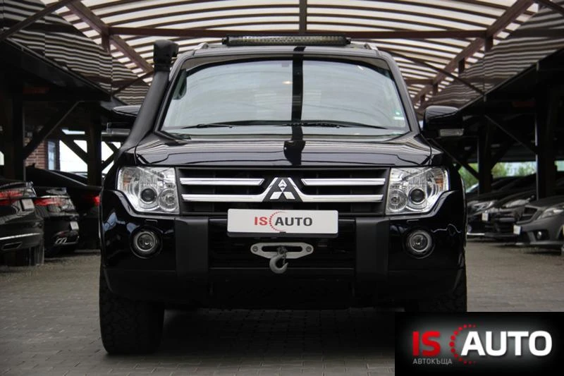 Mitsubishi Pajero 3.8 V6 /Automat /Panorama/Kamera/Navi, снимка 1 - Автомобили и джипове - 48675923