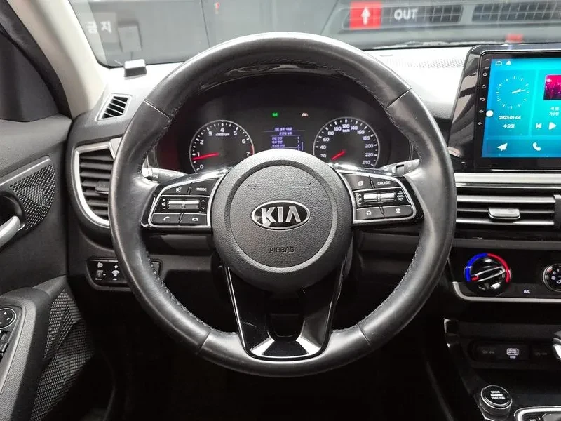 Kia Seltos, снимка 13 - Автомобили и джипове - 54833914
