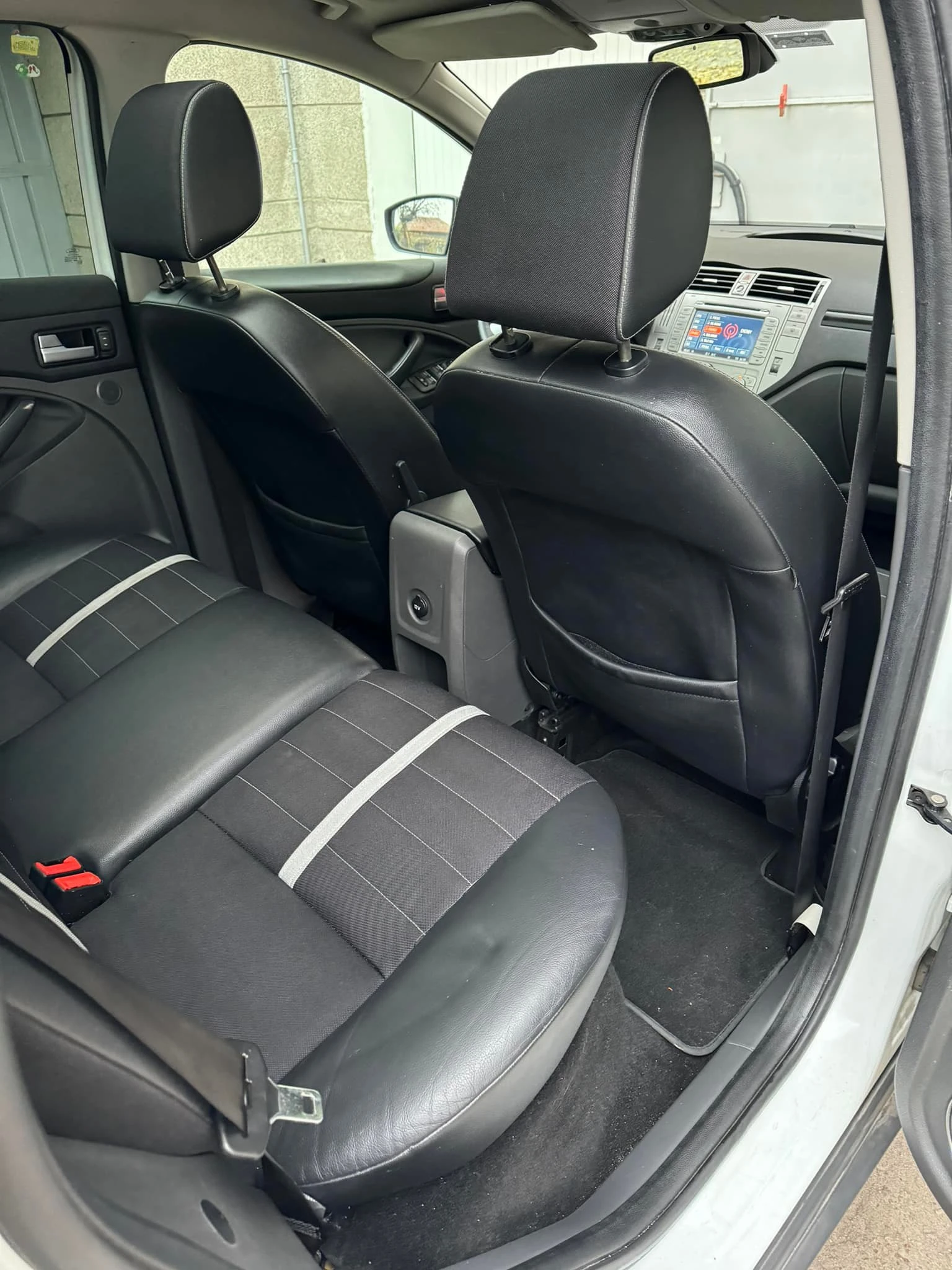 Ford Kuga 2.0TDCI 4x4/АВТОМАТ/ПАНОРАМА/РЕГИСТРИРАНА - изображение 5