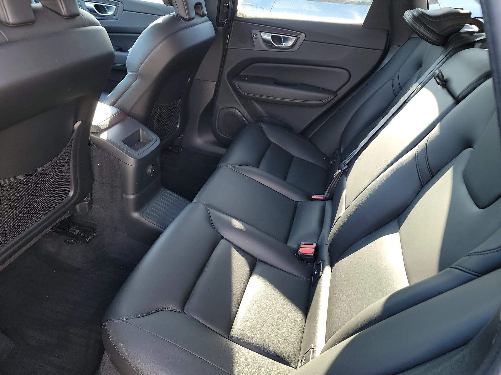 Volvo XC60 Recharge Plug-In Hybrid T8 Core Dark Theme | Mobile.bg � ����������� 14