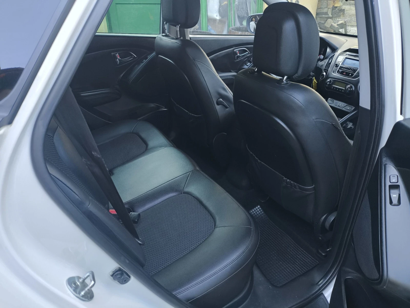 Hyundai IX35 2.0 CRDI, снимка 9 - Автомобили и джипове - 53748908