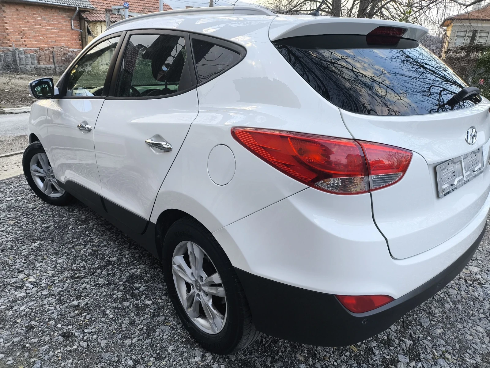 Hyundai IX35 2.0 CRDI, снимка 4 - Автомобили и джипове - 53748908
