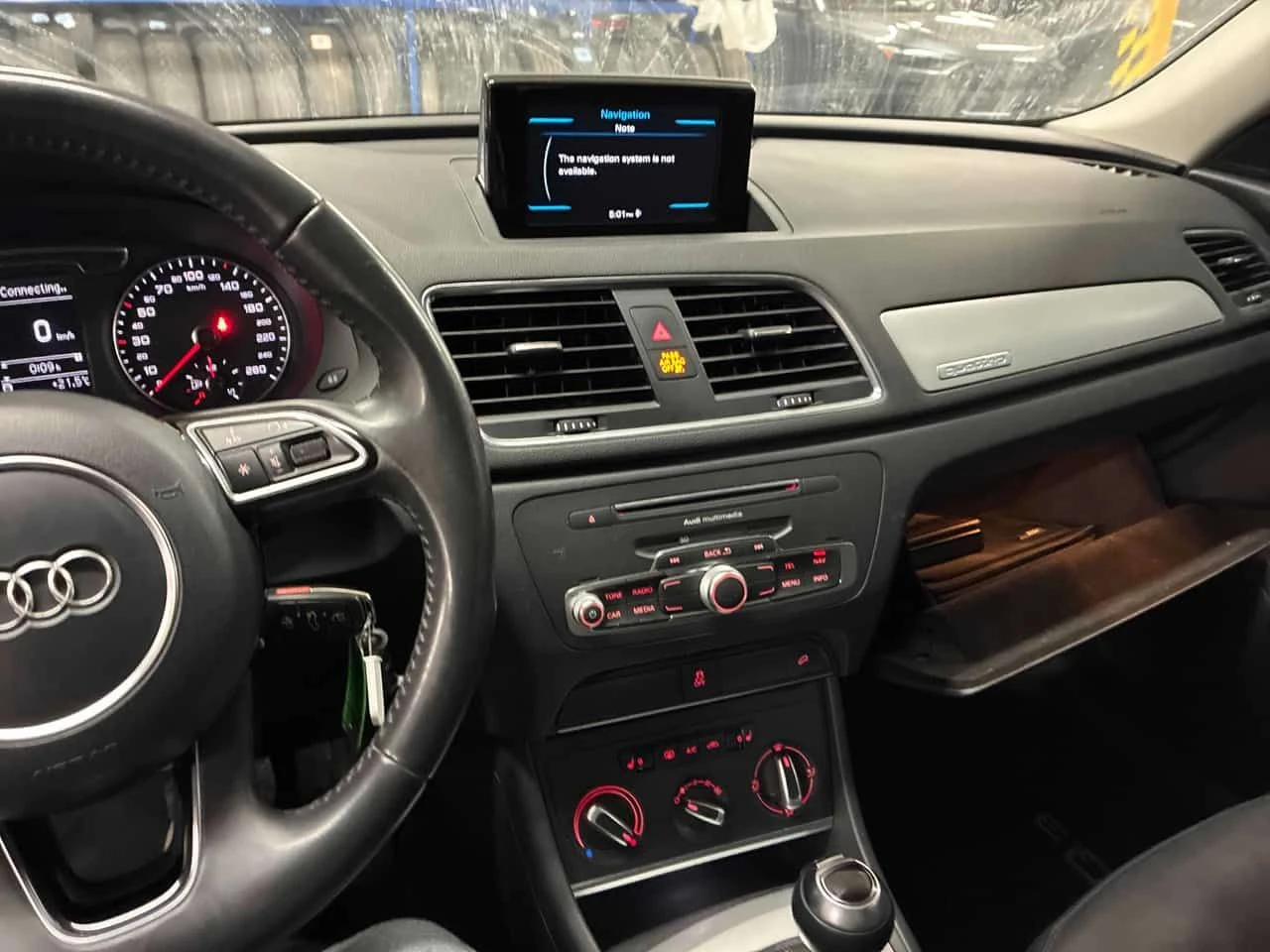 Audi Q3 * Komfort * PANO* KEYLESS* ПОДГРЕВ* , снимка 9 - Автомобили и джипове - 54004112