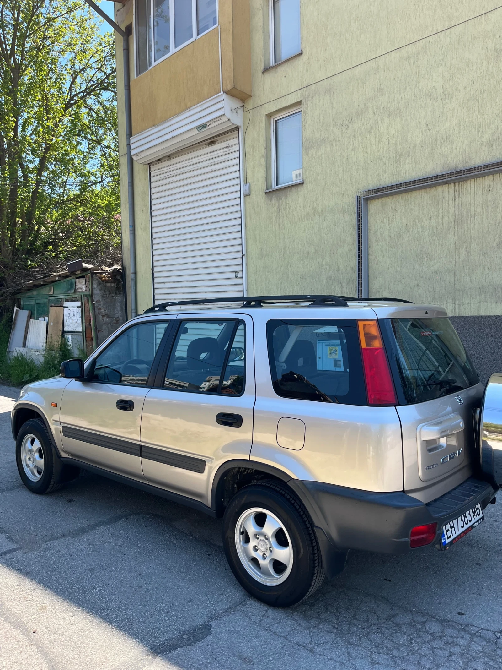 Honda Cr-v 2.0i 147, снимка 5 - Автомобили и джипове - 54425646