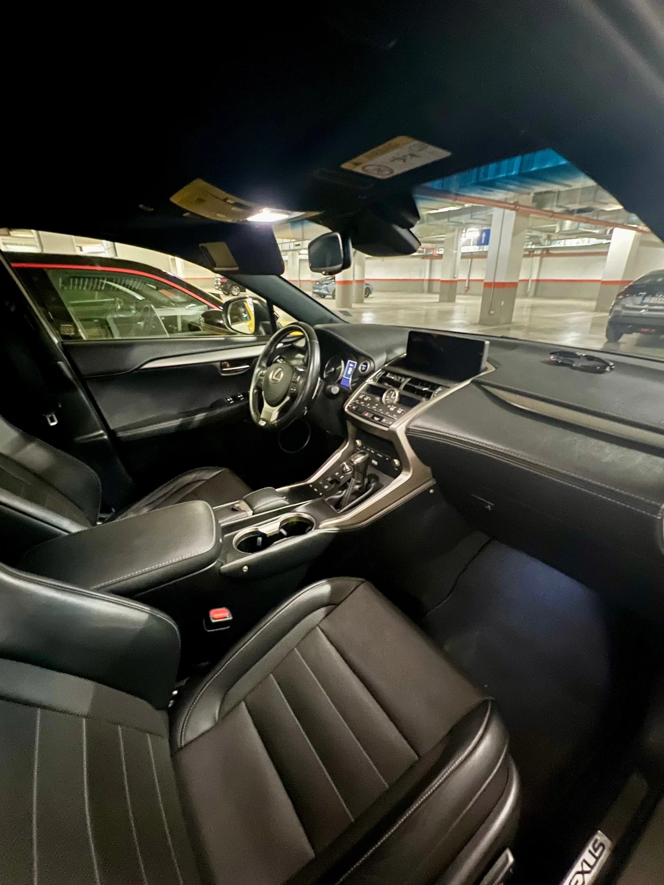 Lexus NX 300h F Sport / Facelift / Led / Mark Levinson / 4x4, снимка 10 - Автомобили и джипове - 55083445