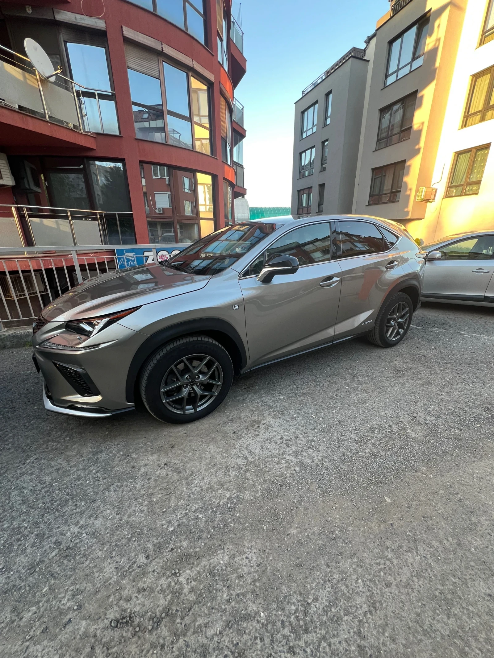 Lexus NX 300h F Sport / Mark Levinson / Facelift / 4х4