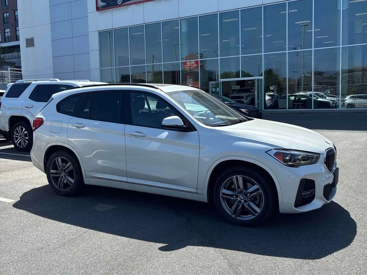 BMW X1 xDrive28i| Pano| Memory| Подгреви| , снимка 4 - Автомобили и джипове - 54644197
