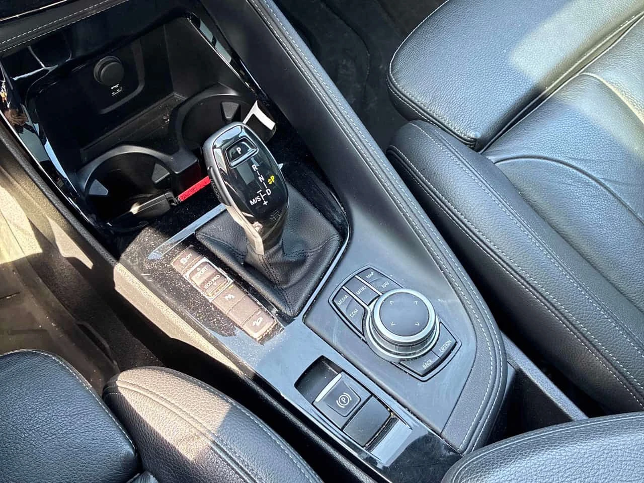 BMW X1 xDrive28i| Pano| Memory| Подгреви| , снимка 13 - Автомобили и джипове - 54644197