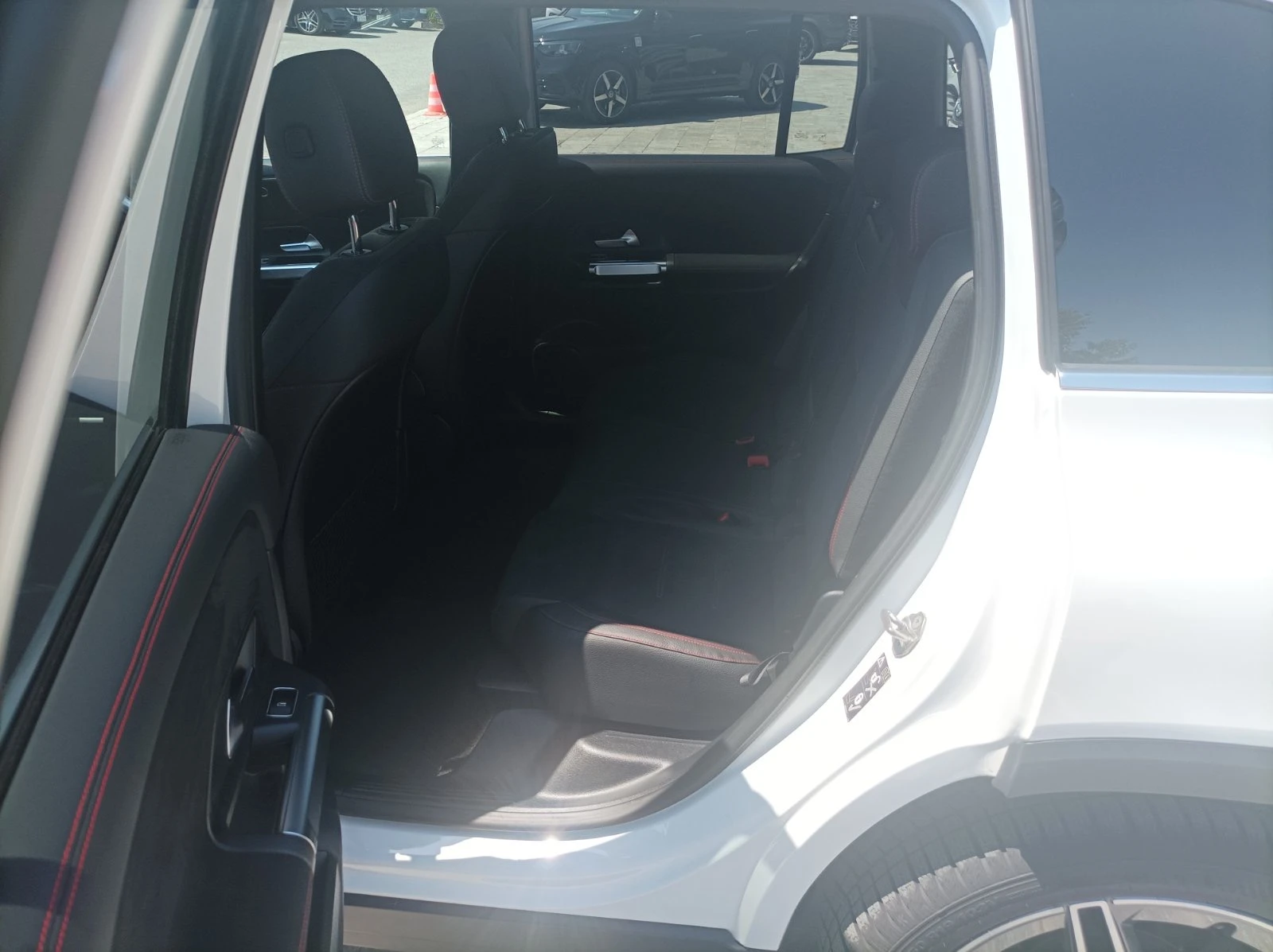 Mercedes-Benz GLB 220 d 4MATIC, снимка 8 - Автомобили и джипове - 54740833