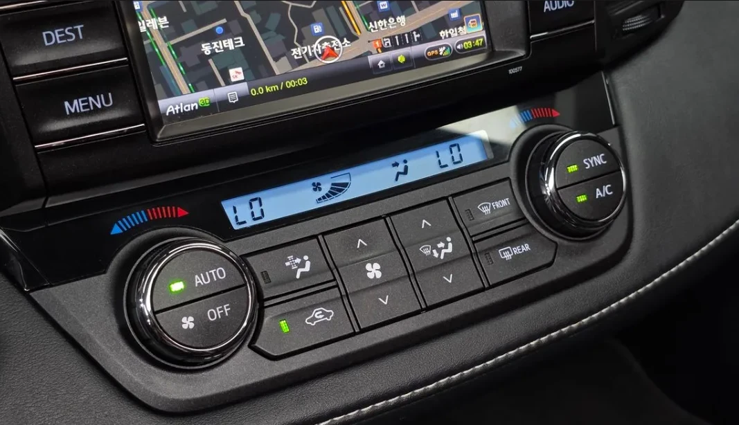 Toyota Rav4 2.5 Hybrid 4x4 Executive, снимка 10 - Автомобили и джипове - 54802125