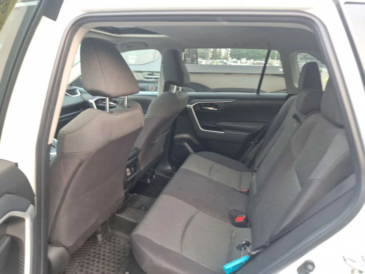 Toyota Rav4 HYBRID XLE| PANO| ПОДГРЕВИ| 2 КЛЮЧА| , снимка 10 - Автомобили и джипове - 55325124