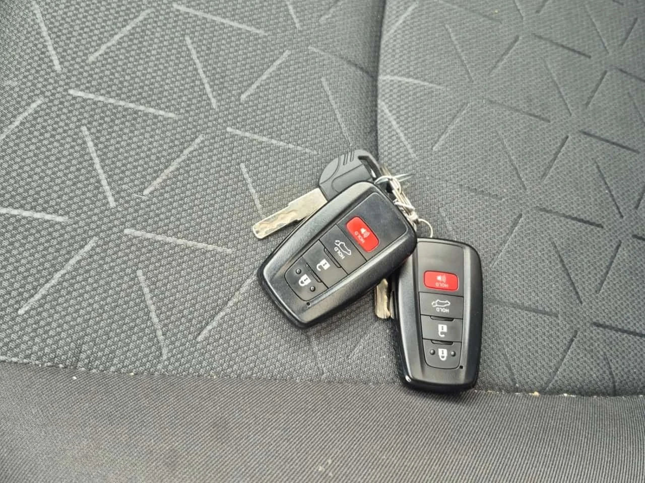 Toyota Rav4 HYBRID XLE| PANO| ПОДГРЕВИ| 2 КЛЮЧА| , снимка 17 - Автомобили и джипове - 55325124