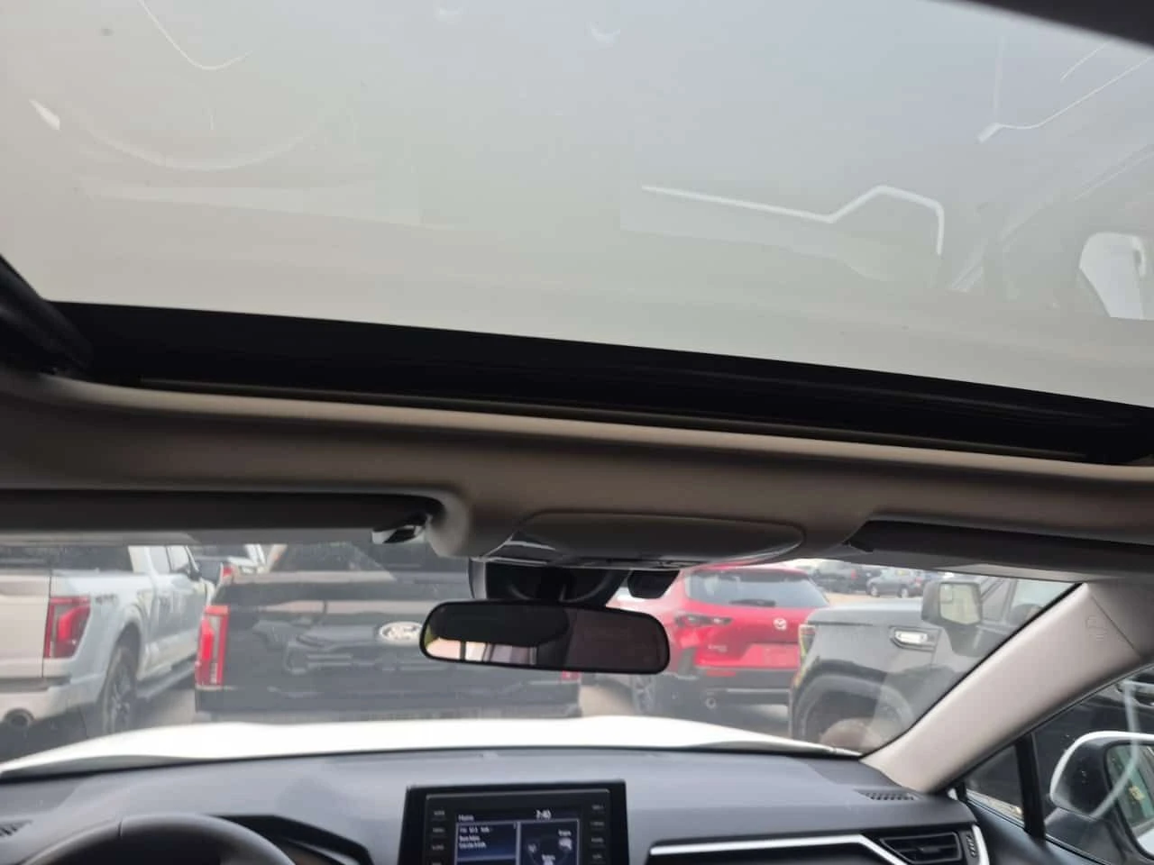 Toyota Rav4 HYBRID XLE| PANO| ПОДГРЕВИ| 2 КЛЮЧА| , снимка 11 - Автомобили и джипове - 55325124
