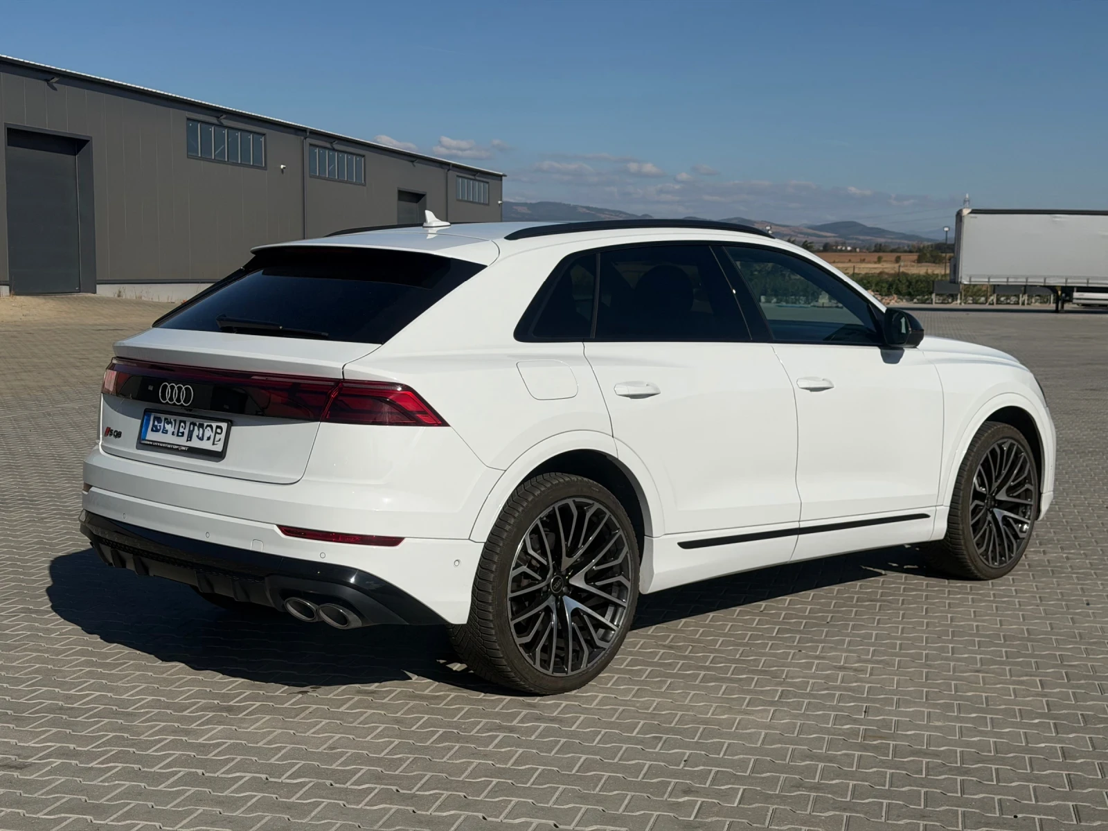 Audi SQ8, снимка 7 - Автомобили и джипове - 56303992