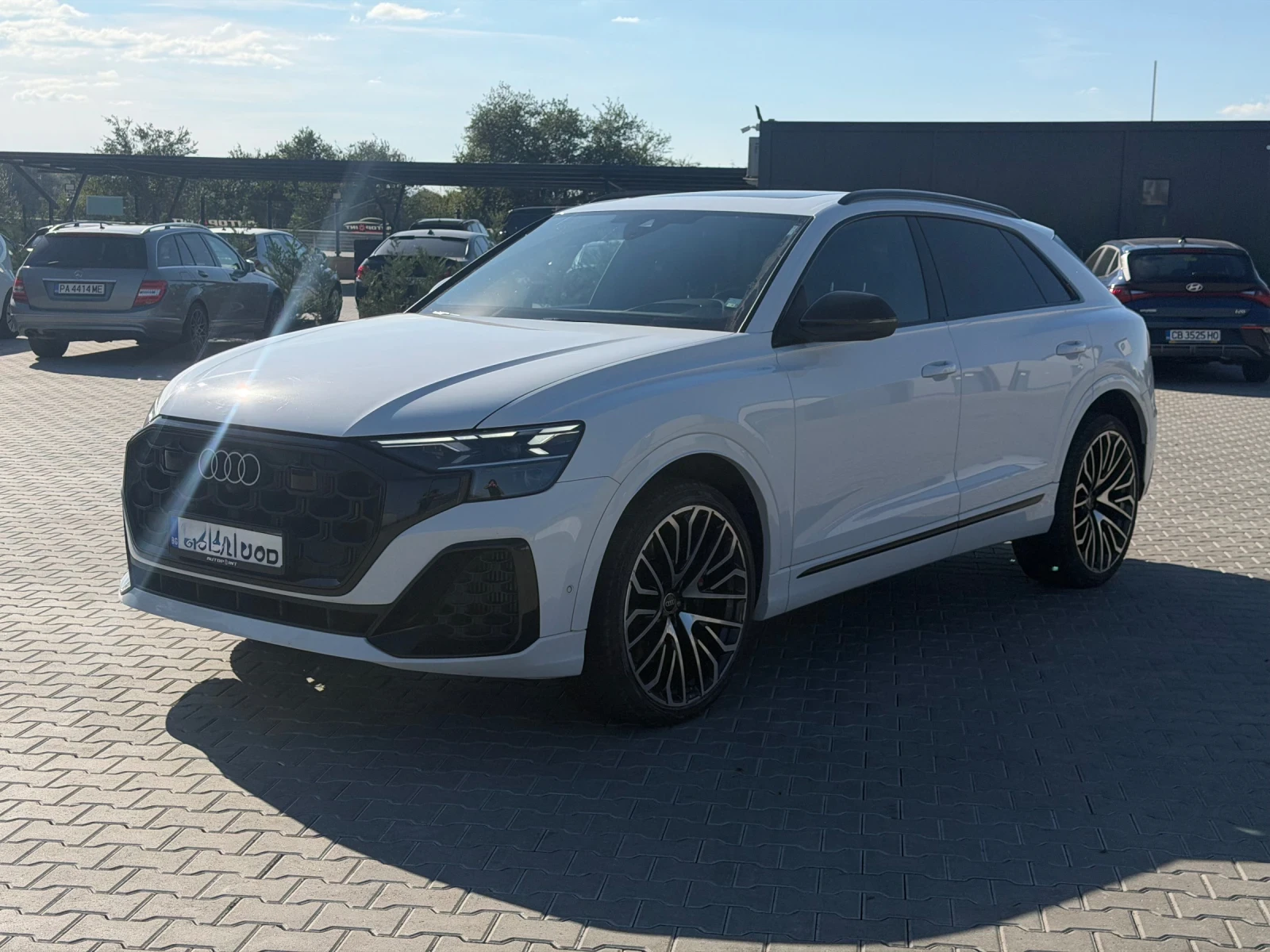 Audi SQ8, снимка 2 - Автомобили и джипове - 56303992