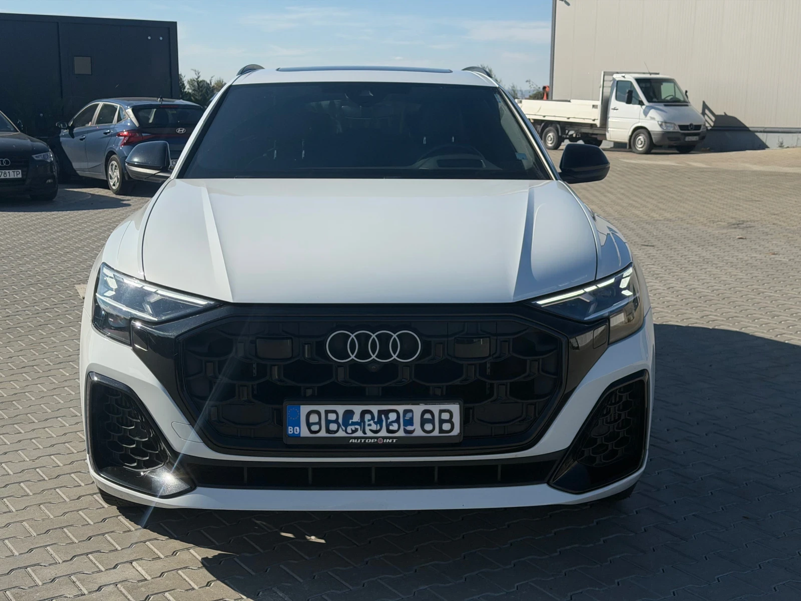 Audi SQ8, снимка 3 - Автомобили и джипове - 56303992