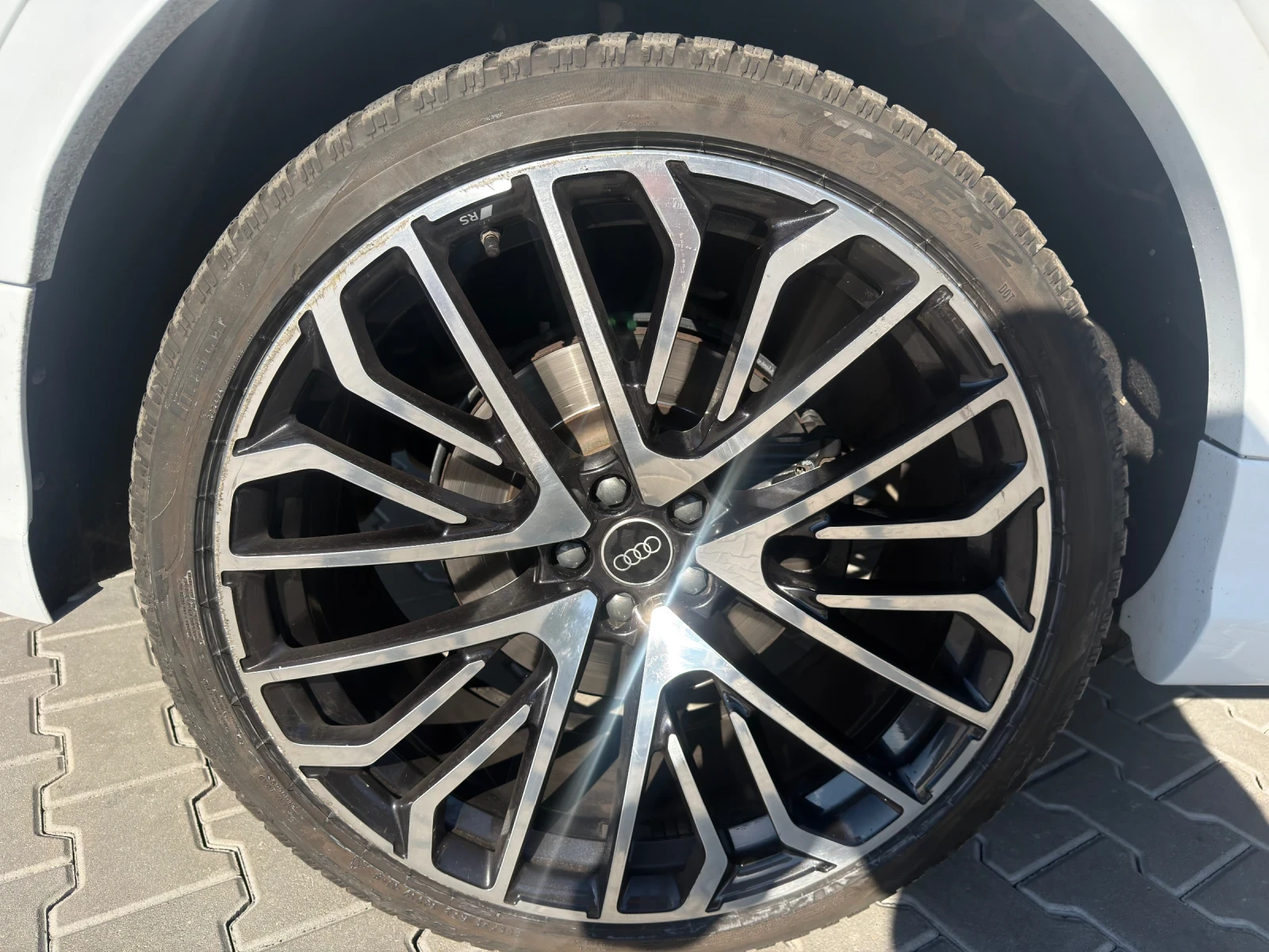Audi SQ8, снимка 11 - Автомобили и джипове - 56303992