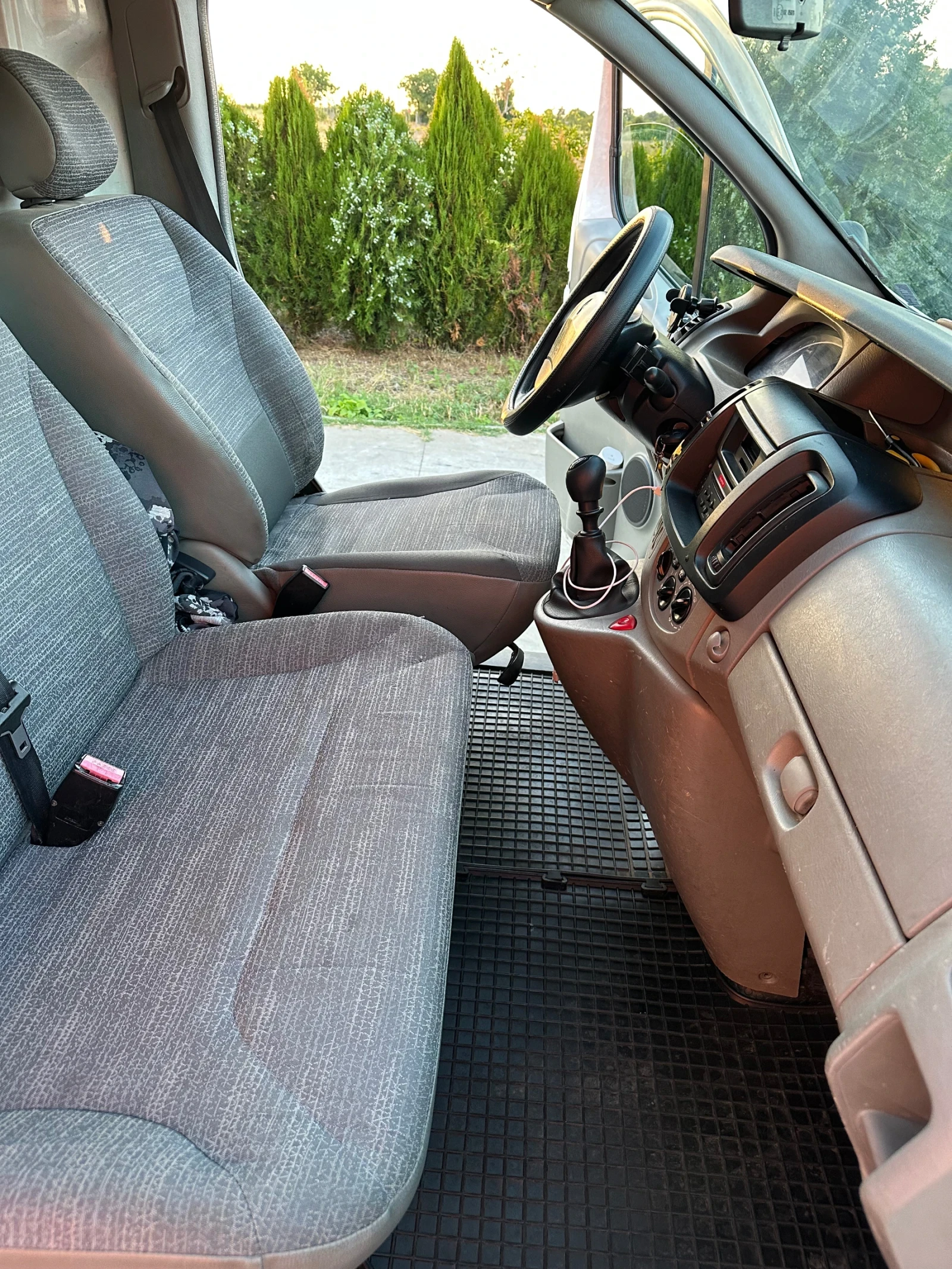 Renault Trafic 2.0dci MAXI , снимка 7 - Бусове и автобуси - 55593777