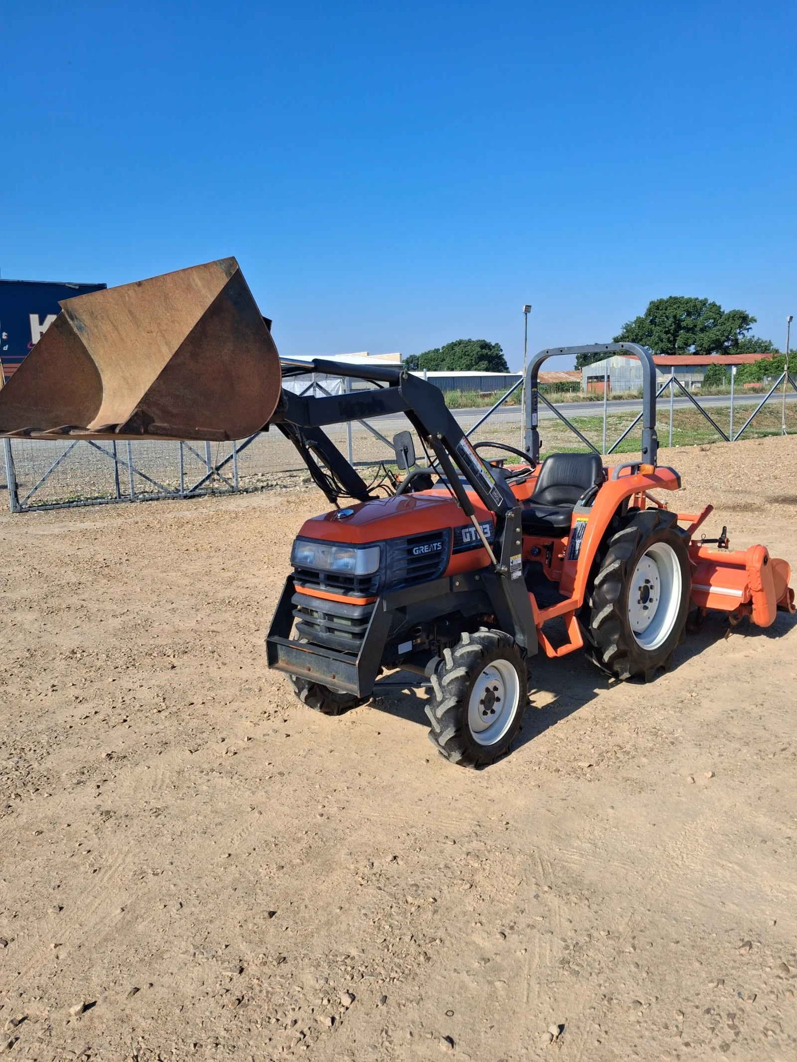 Трактор Kubota СКАЙТРАК 