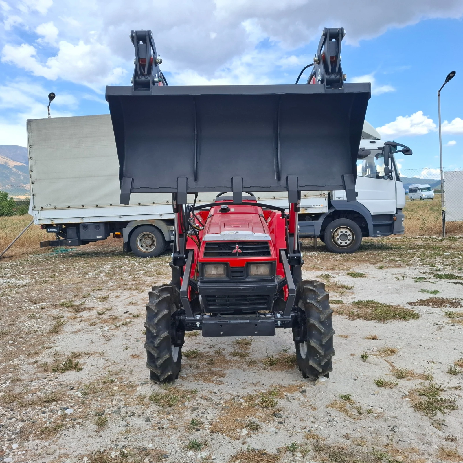 Трактор Mitsubishi MT24 , снимка 4 - Селскостопанска техника - 55940036