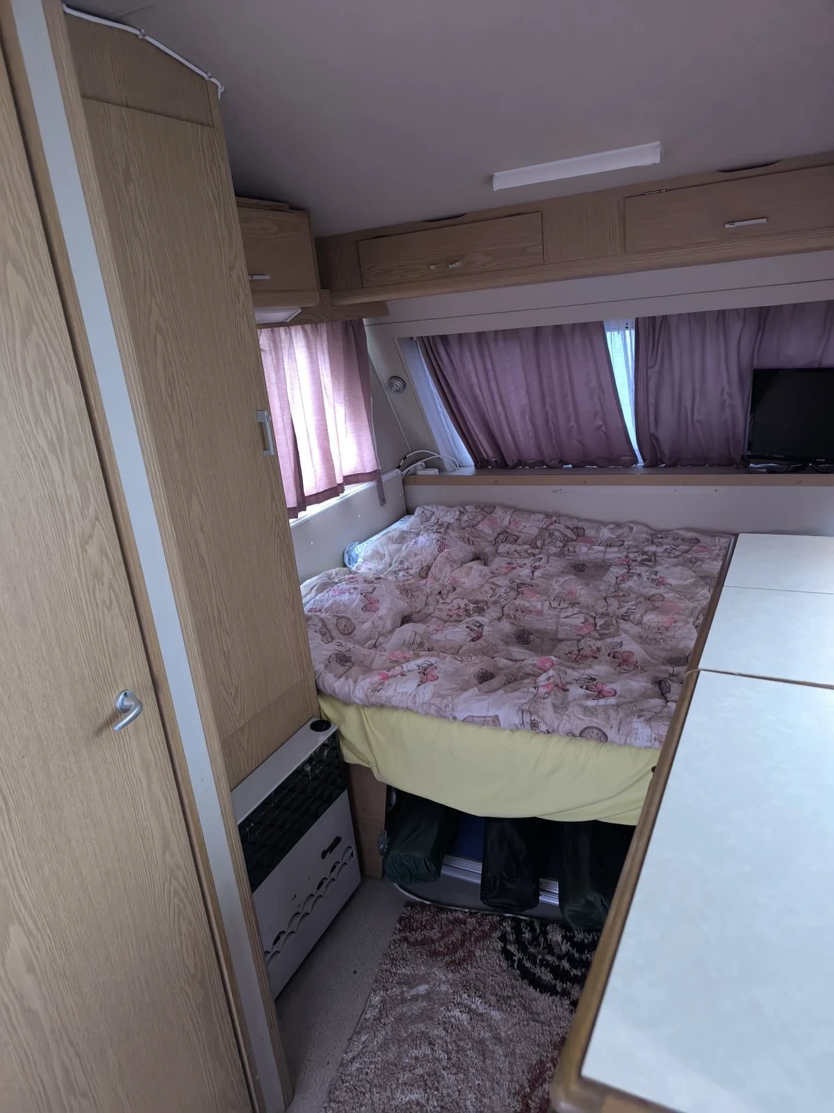 Каравана KIP KL40T, снимка 7 - Каравани и кемпери - 54208036