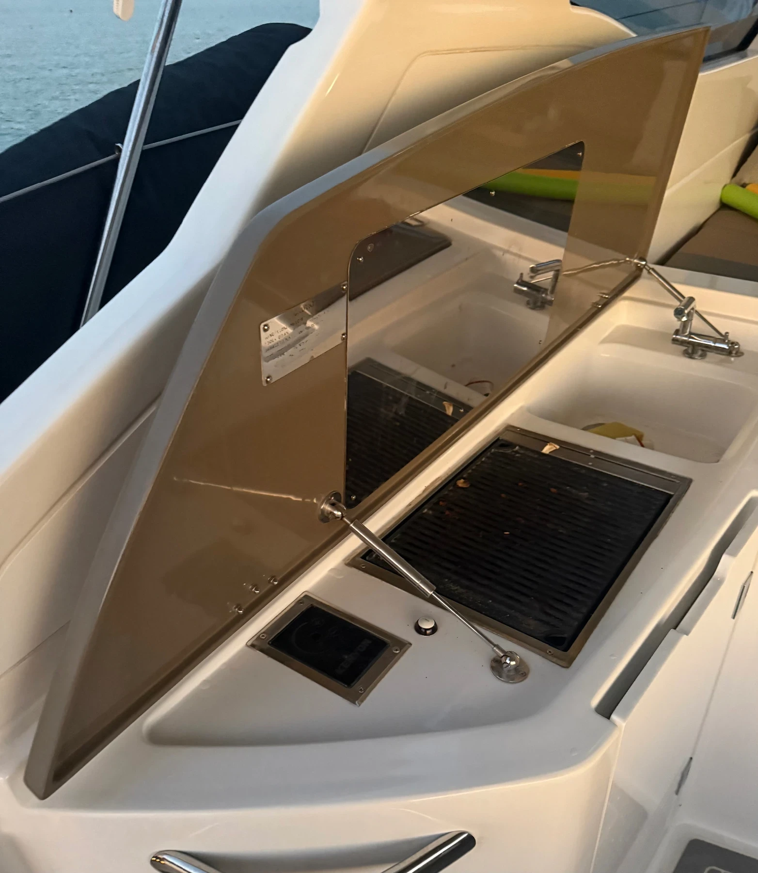 Моторна яхта Azimut Azimut 43, снимка 13 - Воден транспорт - 56203212