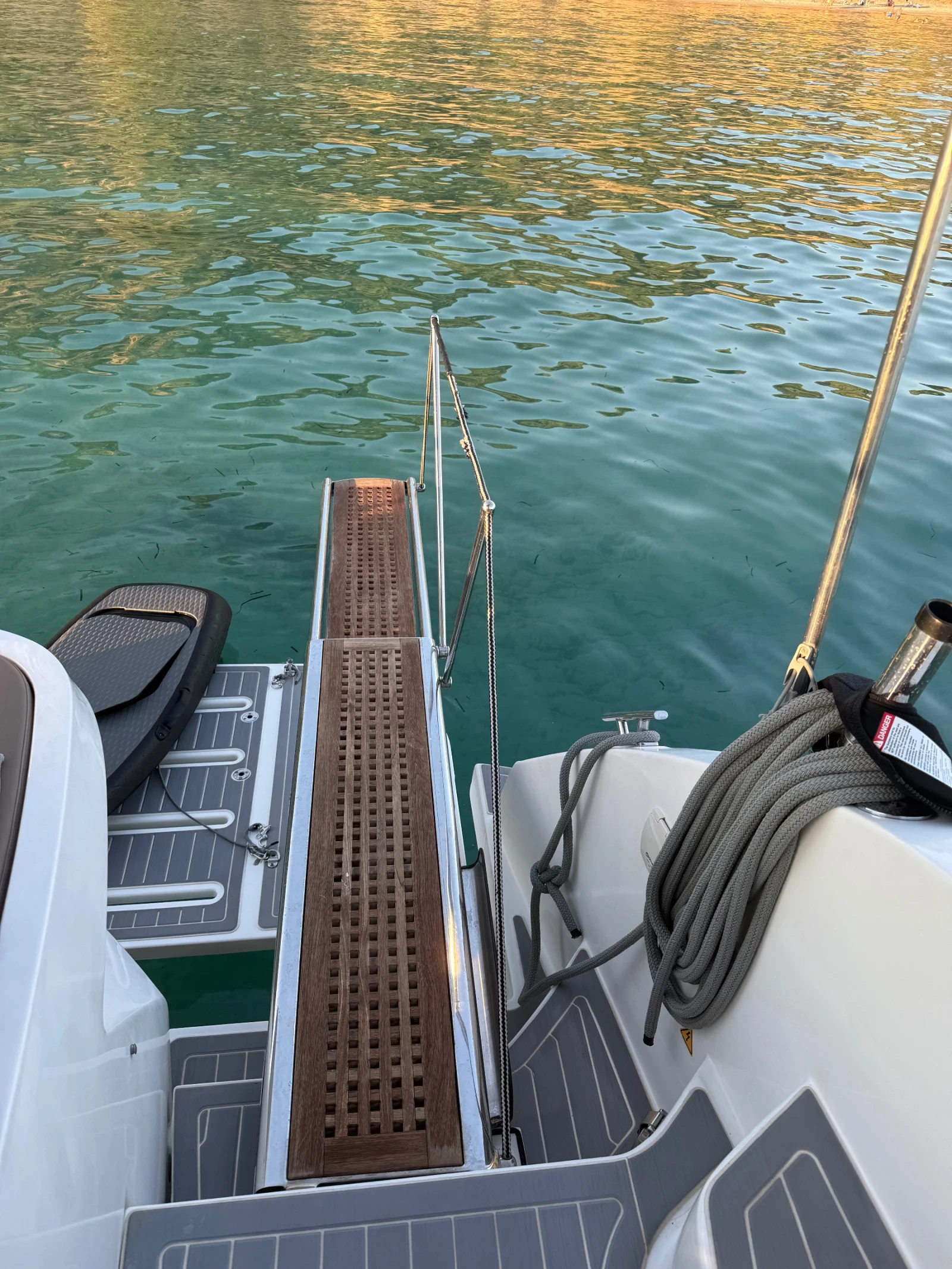Моторна яхта Azimut Azimut 43, снимка 11 - Воден транспорт - 56203212