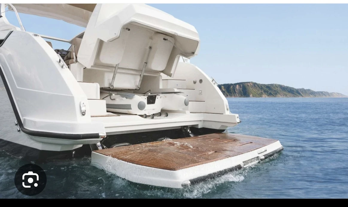 Моторна яхта Azimut Azimut 43, снимка 15 - Воден транспорт - 56203212