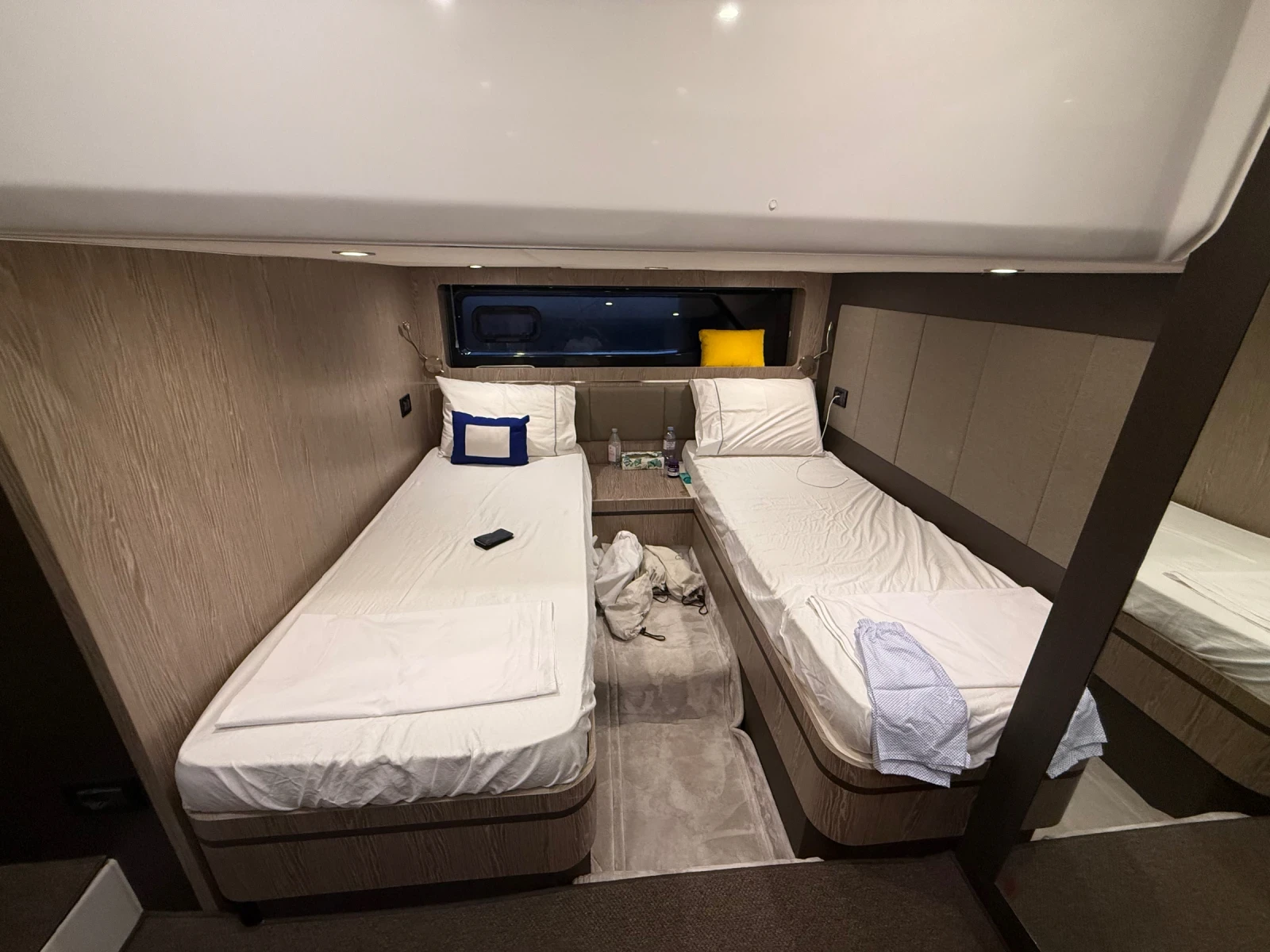 Моторна яхта Azimut Azimut 43, снимка 4 - Воден транспорт - 56203212