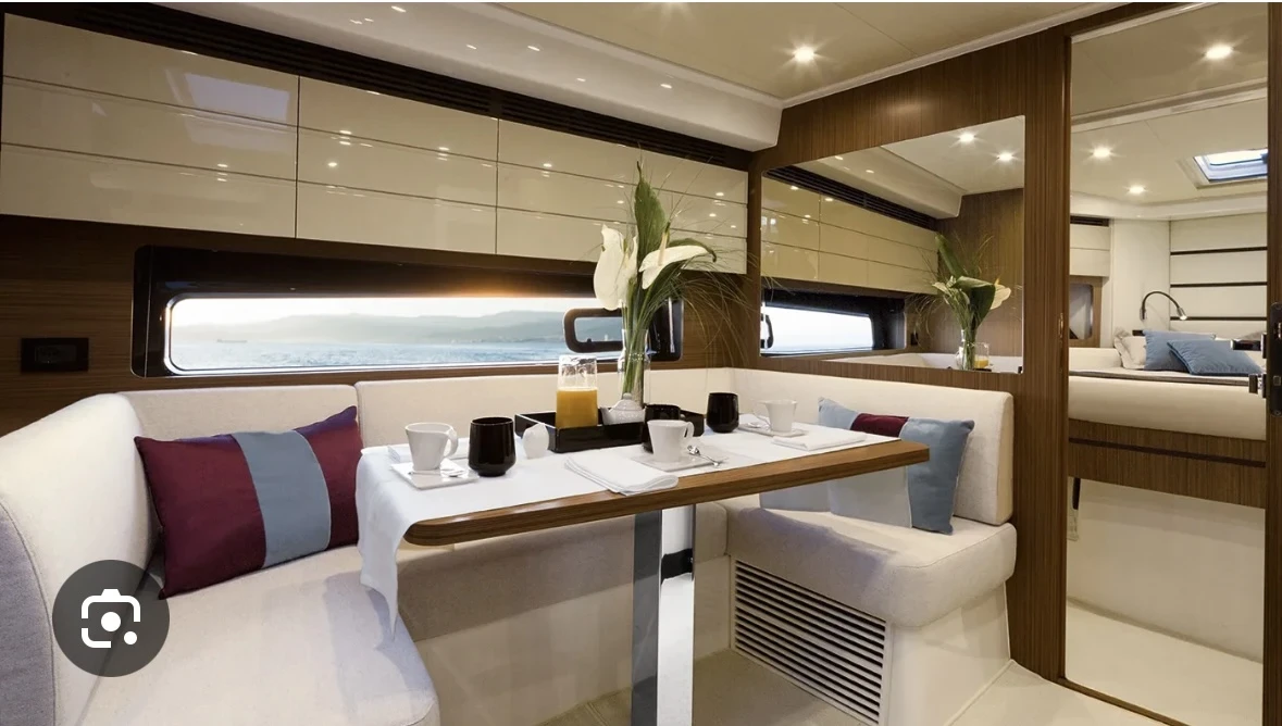 Моторна яхта Azimut Azimut 43, снимка 3 - Воден транспорт - 56203212