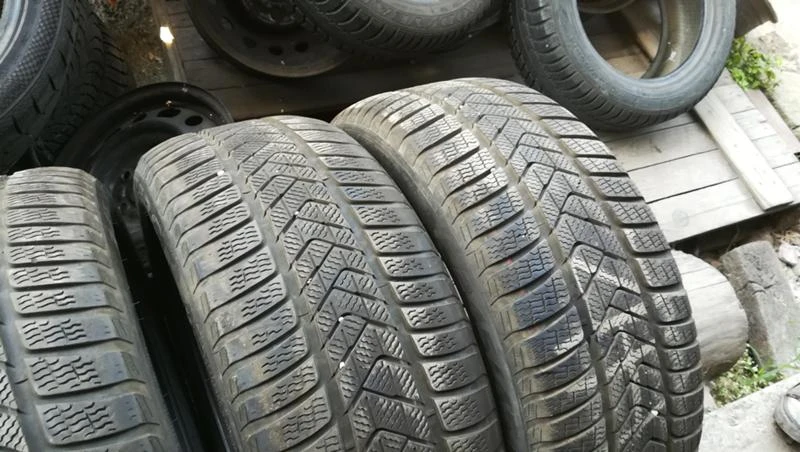 Гуми Зимни 245/45R18, снимка 4 - Гуми и джанти - 26341124