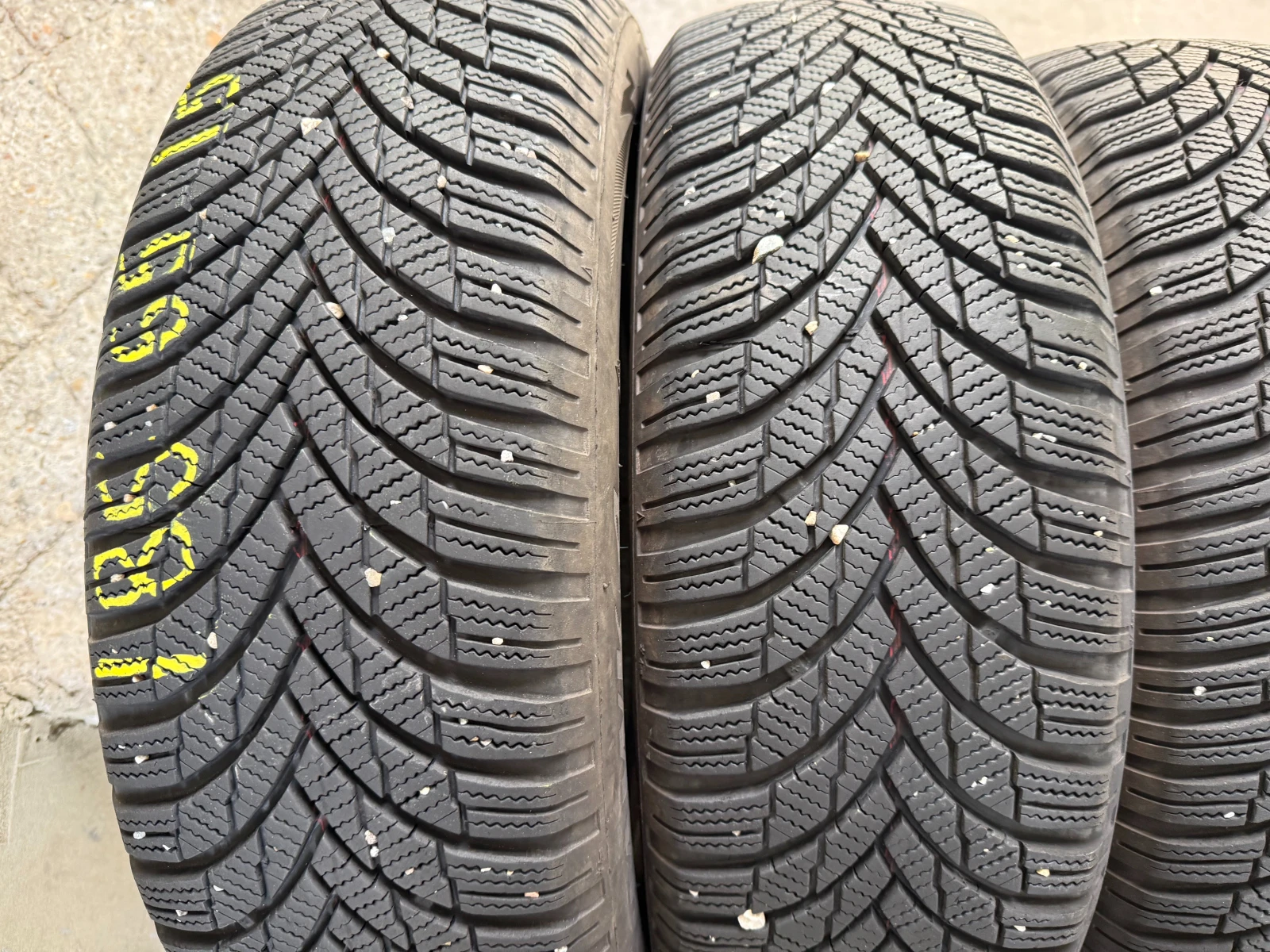 Гуми Зимни 185/65R15, снимка 2 - Гуми и джанти - 56277844
