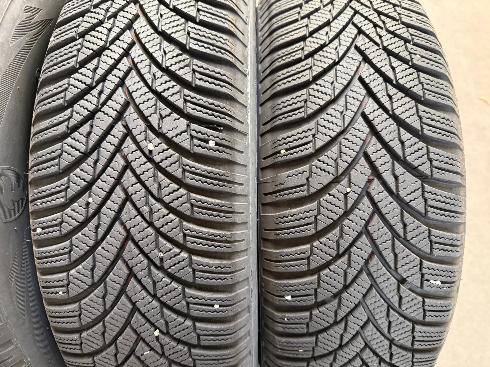 Гуми Зимни 185/65R15, снимка 3 - Гуми и джанти - 56277844