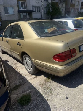 Mercedes-Benz E 220, снимка 2