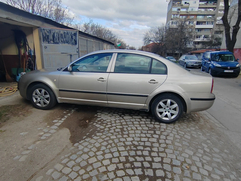 Skoda Superb, снимка 2 - Автомобили и джипове - 49100497