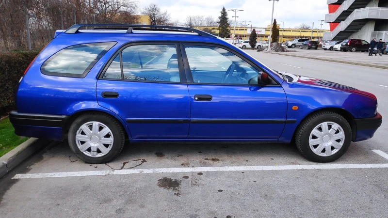 Toyota Corolla, снимка 4 - Автомобили и джипове - 49350045