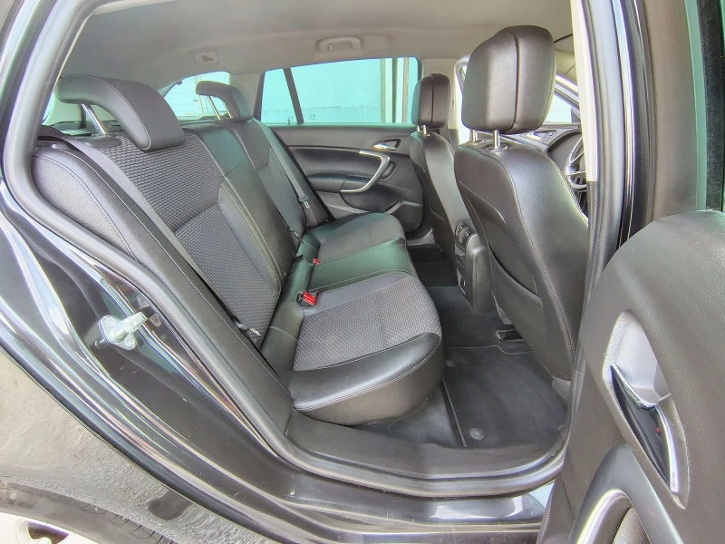Opel Insignia 2.0CDTI, снимка 17 - Автомобили и джипове - 51690949