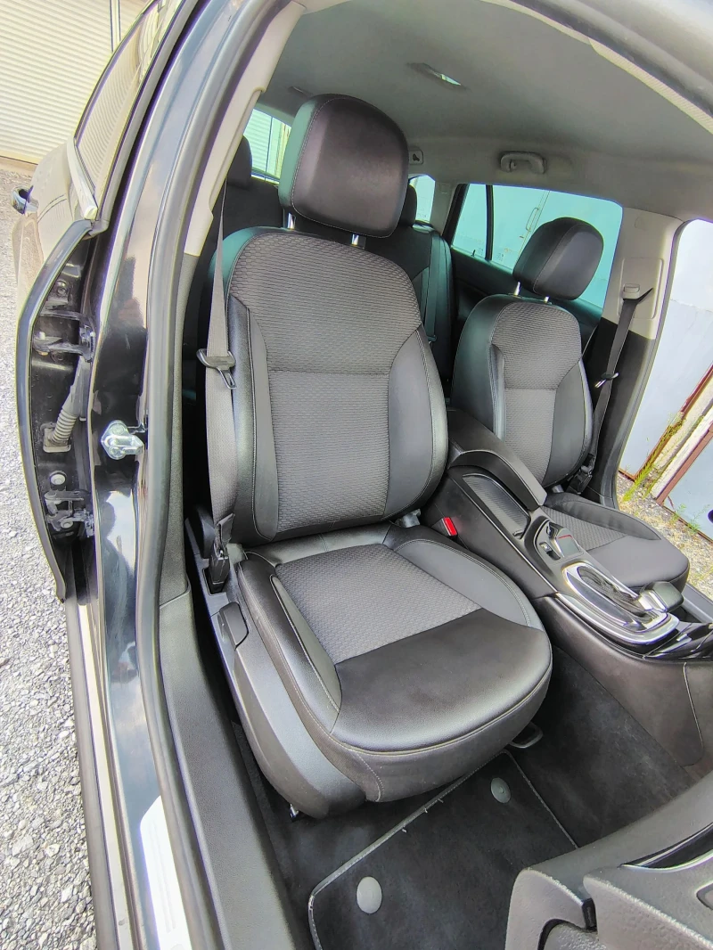 Opel Insignia 2.0CDTI, снимка 9 - Автомобили и джипове - 51690949