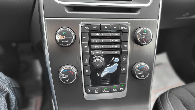 Volvo S60 1.6i, снимка 17 - Автомобили и джипове - 51825120