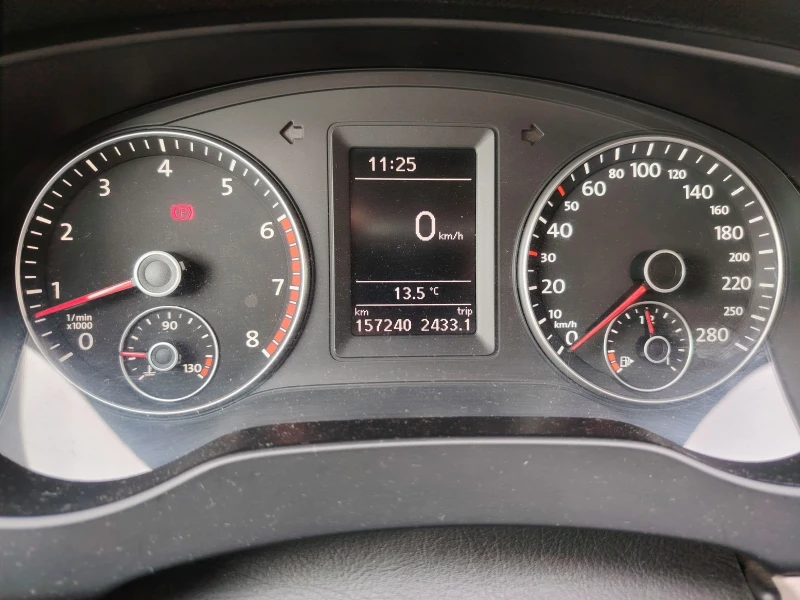 VW Jetta, снимка 7 - Автомобили и джипове - 52389693