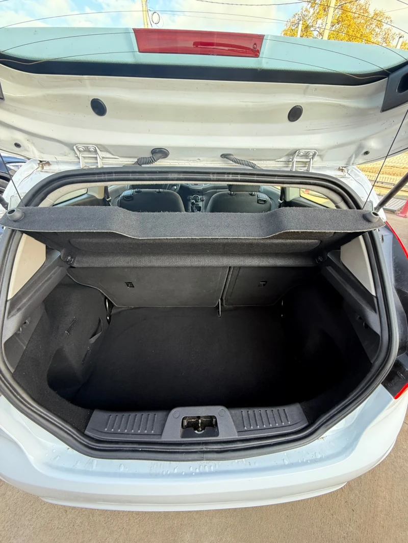 Ford Fiesta, снимка 13 - Автомобили и джипове - 53406577