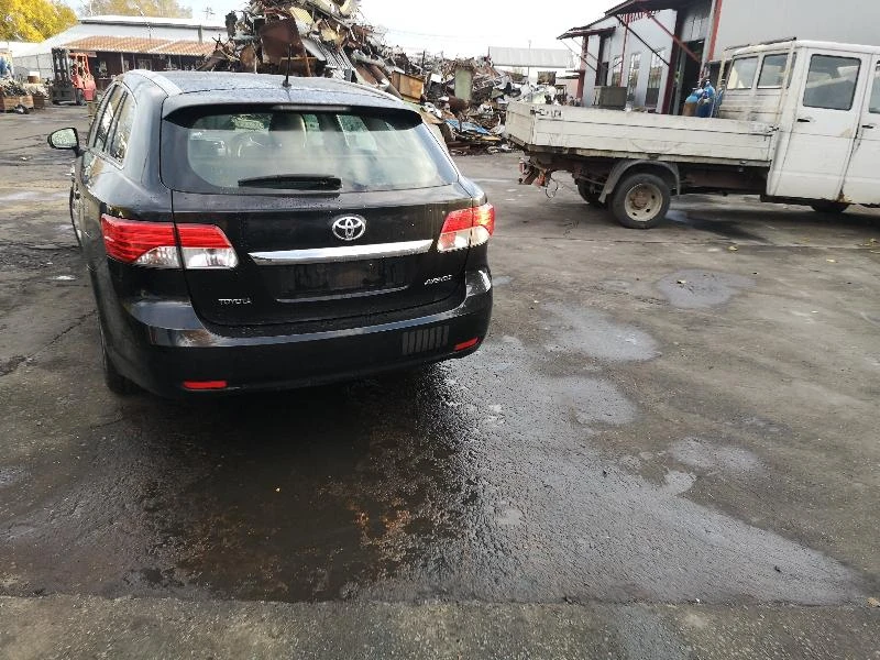 Toyota Avensis 2.2D4D, снимка 13 - Автомобили и джипове - 39858167