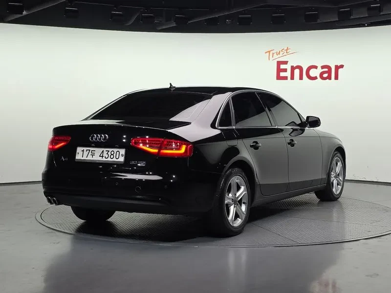 Audi A4 2.0 TDI - САМО 30% АВАНС, снимка 2 - Автомобили и джипове - 55404160