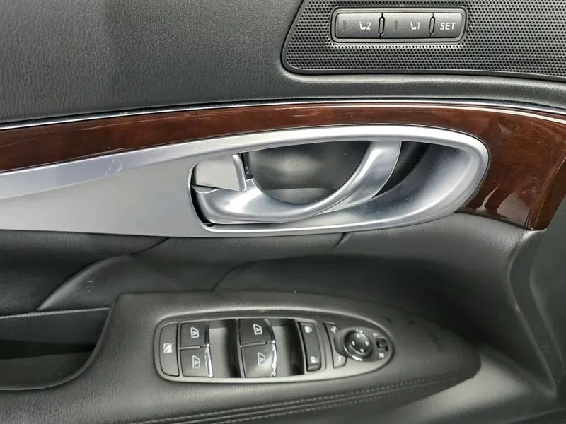 Infiniti Q70  3.7 Awd, снимка 14 - Автомобили и джипове - 55788581