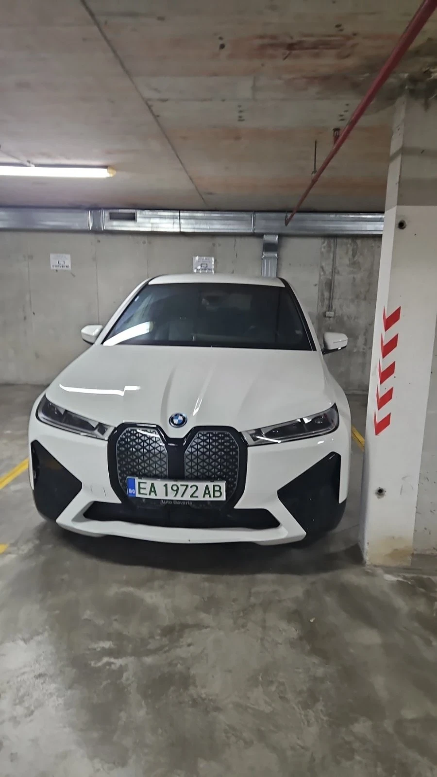 BMW iX 40, снимка 1