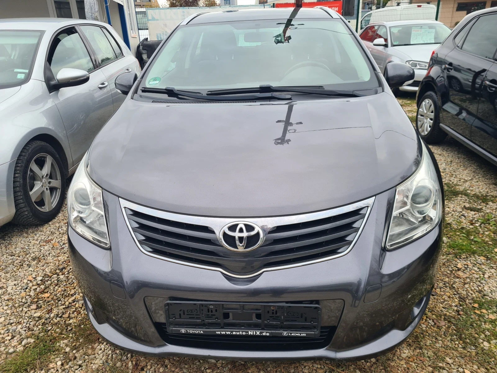 Toyota Avensis 1.8 NAVI - изображение 2