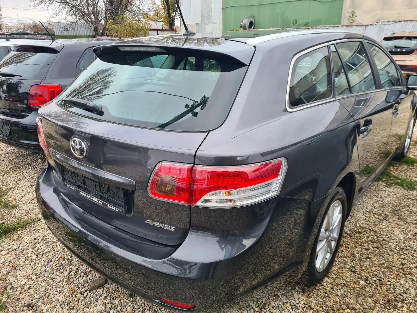 Toyota Avensis 1.8 NAVI - изображение 6