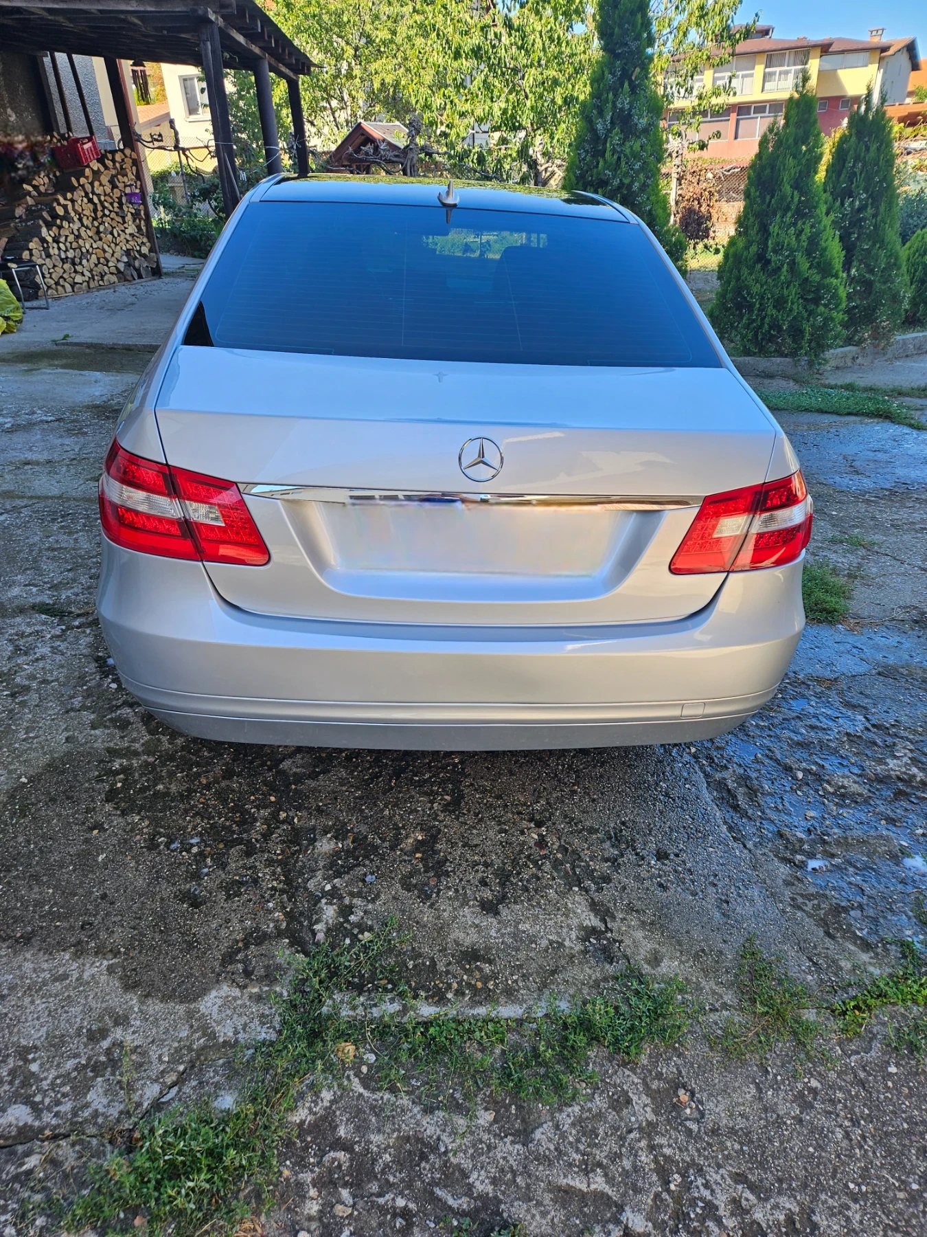 Mercedes-Benz E 220  - изображение 4